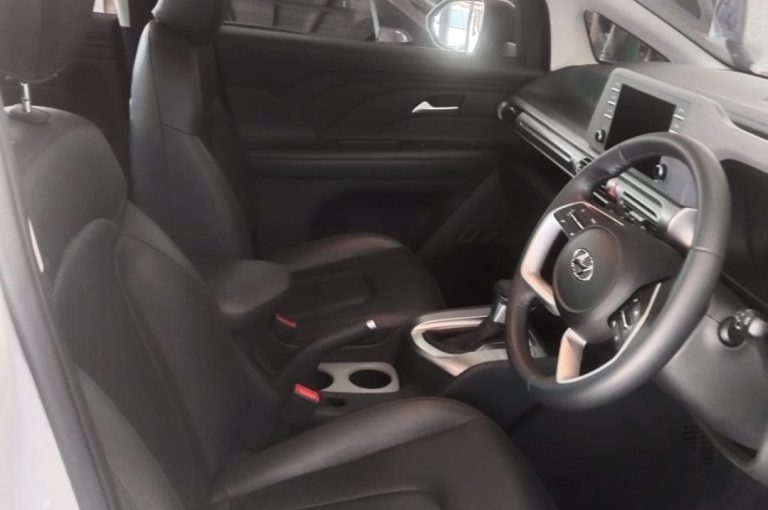Hyundai Stargezer Agus Merta Rent Cars (2)