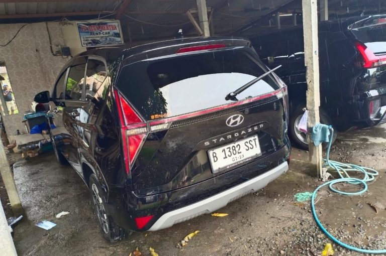 Hyundai Stargezer Agus Merta Rent Cars (8)