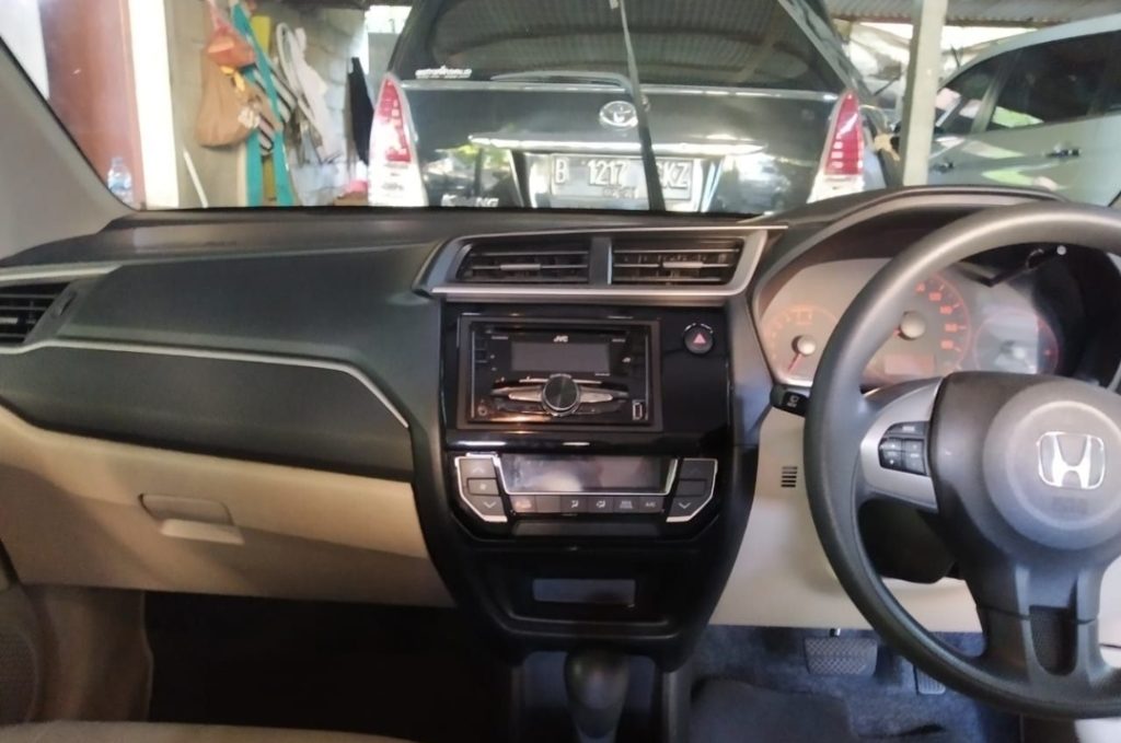Honda Brio Agus Merta Rent Cars (7)